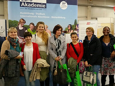 ESF-BAMF-Kursteilnehmerinnen auf Pflegemesse ESF-BAMF-Kursteilnehmerinnen auf Pflegemesse