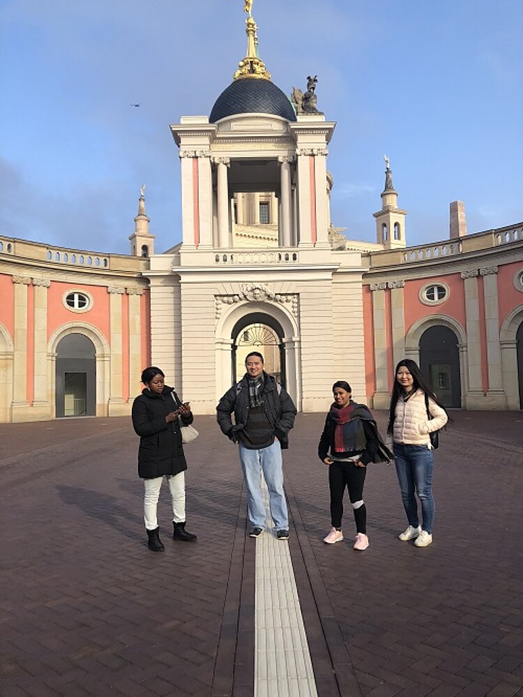 Zu Besuch im Brandenburgischen Landtag Zu Besuch im Brandenburgischen Landtag