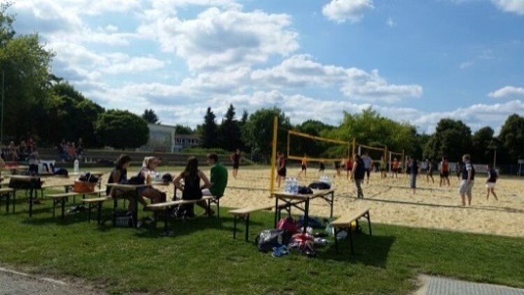 Erfolgreich Beachvolleyball gespielt