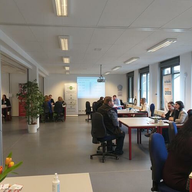 Job-Speed-Dating in unserer Aula Job-Speed-Dating in unserer Aula