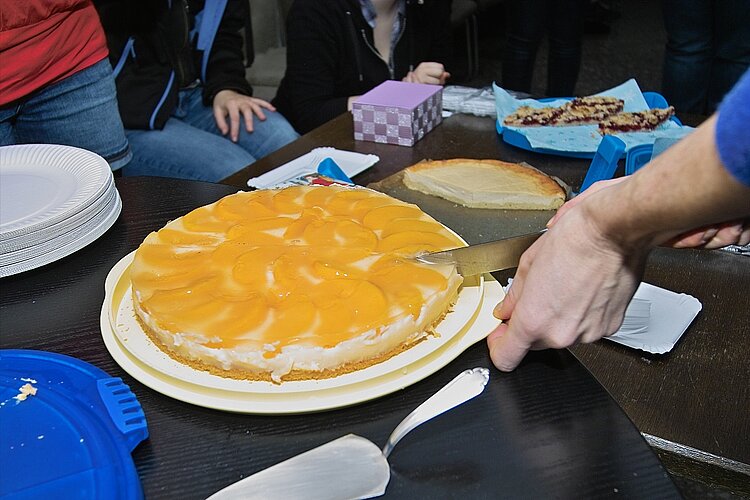 Vorweihnachtlicher Kuchenbasar