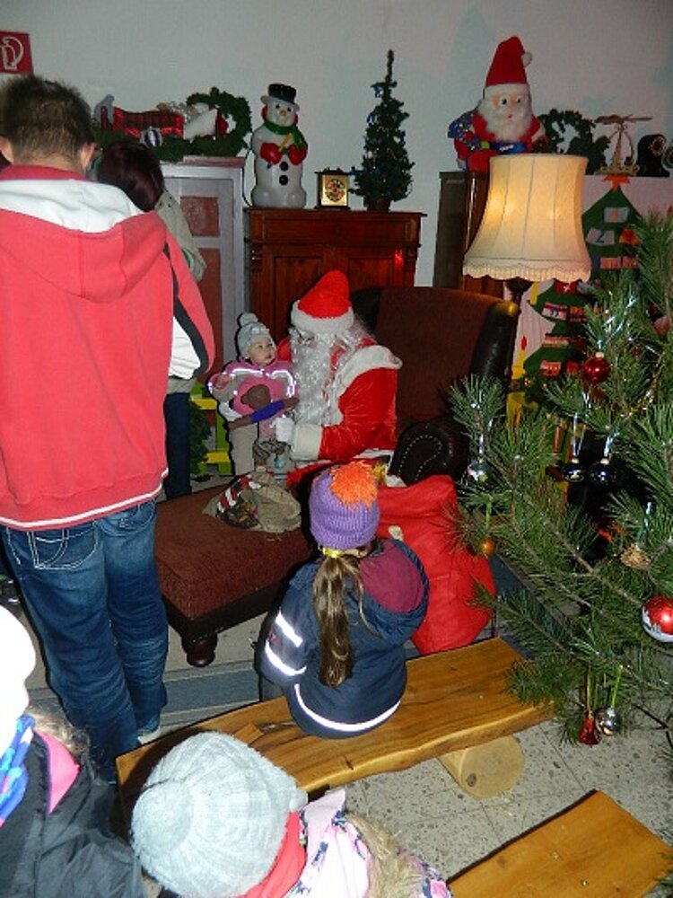 Projekt „STABIL“ beteiligte sich am „5. Sozialen Weihnachtsmarkt“ Projekt „STABIL“ beteiligte sich am „5. Sozialen Weihnachtsmarkt“
