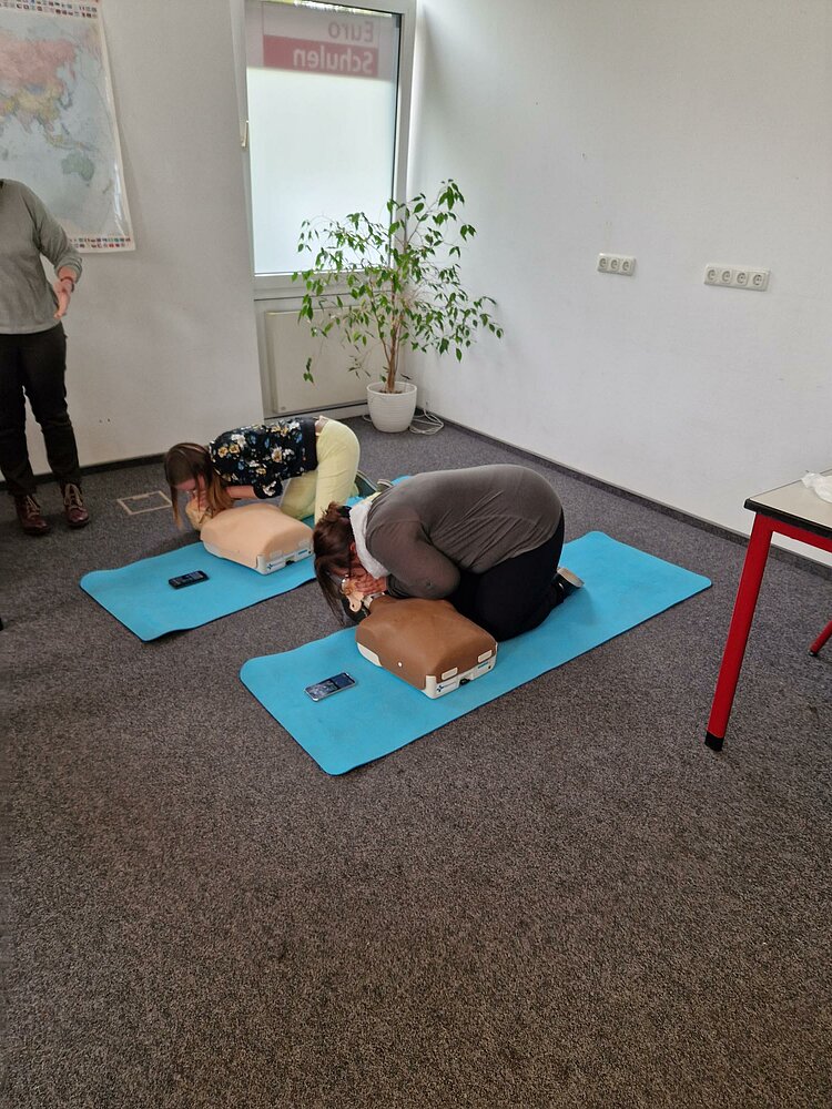 Erste Hilfe Kurs für unsere Mitarbeitenden Erste Hilfe Kurs für unsere Mitarbeitenden
