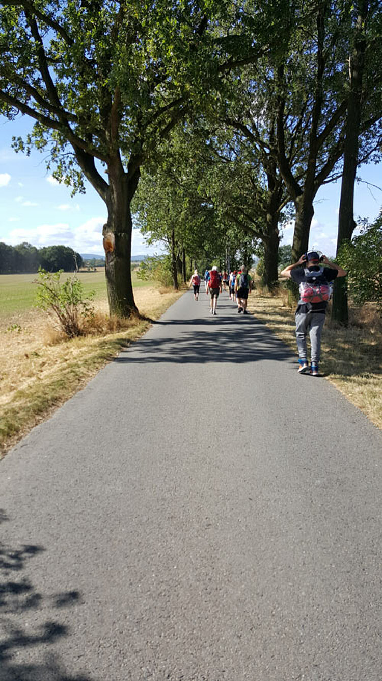 Pilgertour 2016 „Zwischen den Zeiten“ Pilgertour 2016 „Zwischen den Zeiten“