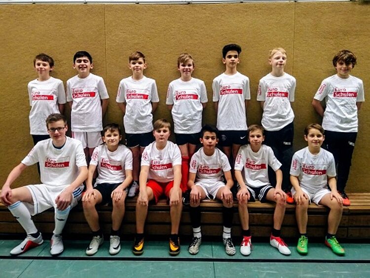 Rot-Weiß Lüdenscheid mit neuen Shirts ausgestattet