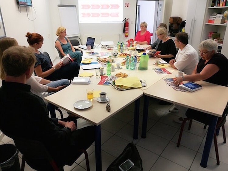 Susi Möbbeck besucht die Euro-Schulen Bitterfeld-Wolfen Susi Möbbeck besucht die Euro-Schulen Bitterfeld-Wolfen