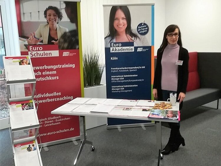 Bildungsträger im Beratungscenter der Agentur für Arbeit Köln Bildungsträger im Beratungscenter der Agentur für Arbeit Köln