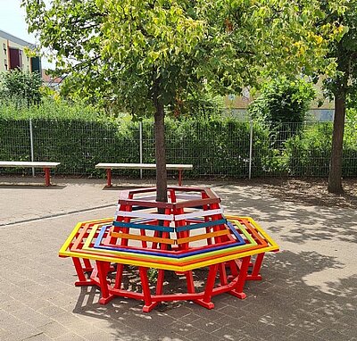 Neue Sitzgelegenheit für die Grundschule Schmölln Neue Sitzgelegenheit für die Grundschule Schmölln