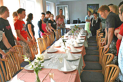 Abschlussfeier im Jugendwohnheim Abschlussfeier im Jugendwohnheim