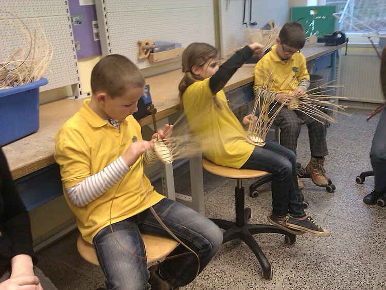Projekt "Kinder lernen alte Handwerke kennen" Projekt "Kinder lernen alte Handwerke kennen"