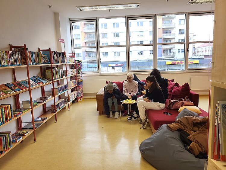 Deutsche Sprache lernen in der Bibliothek Deutsche Sprache lernen in der Bibliothek