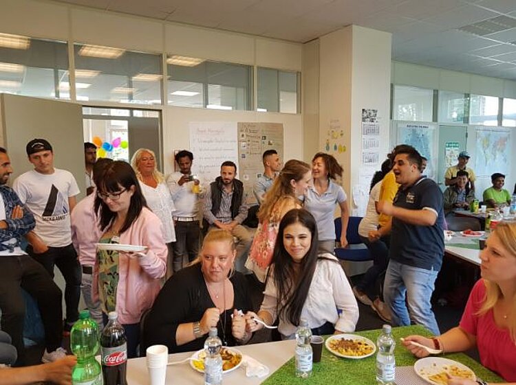 Sommerfest bei den Euro-Schulen Niederrhein Sommerfest bei den Euro-Schulen Niederrhein