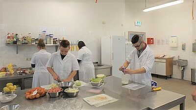 Projekttag in der Lehrküche der Aktivierungsmaßnahme U25-1