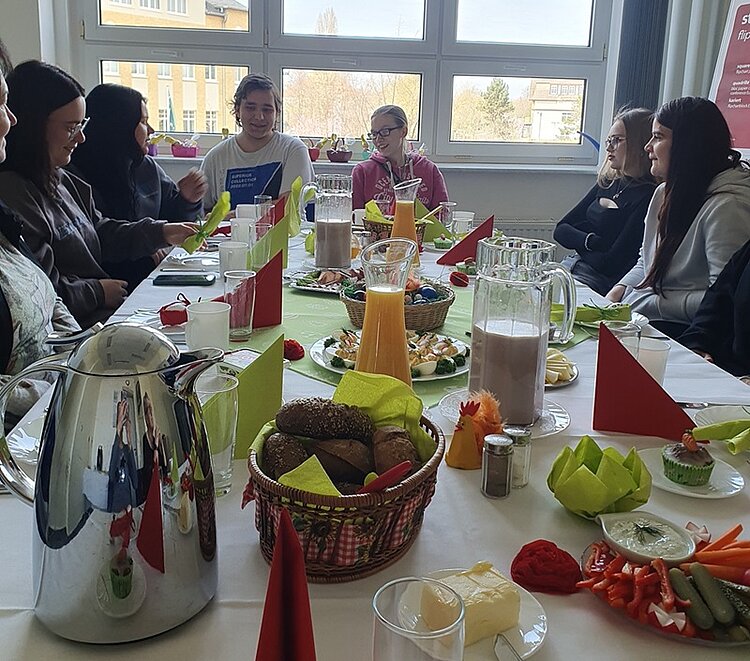 Osterdeko à la „Reha-Integrativ“: Kreativität trifft Gaumenfreude! Osterdeko à la „Reha-Integrativ“: Kreativität trifft Gaumenfreude!
