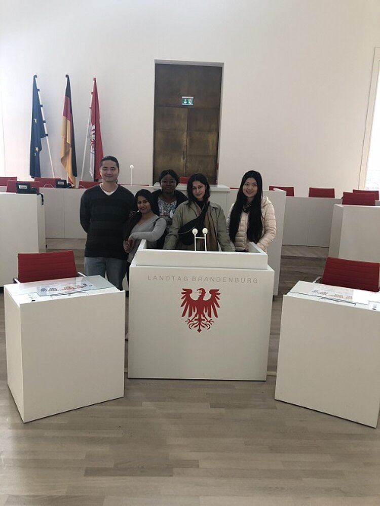 Zu Besuch im Brandenburgischen Landtag Zu Besuch im Brandenburgischen Landtag