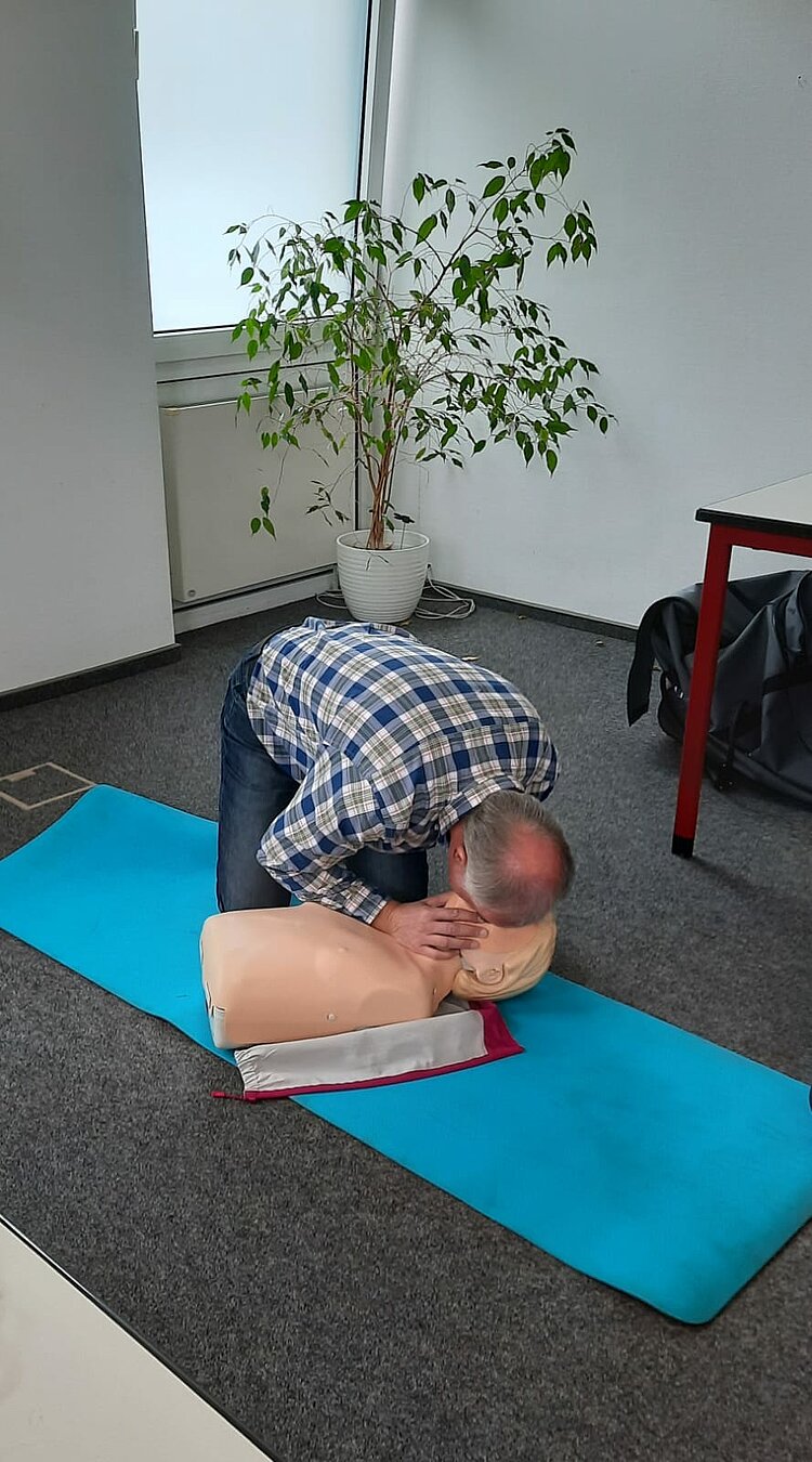 Erste Hilfe Kurs für unsere Mitarbeitenden Erste Hilfe Kurs für unsere Mitarbeitenden