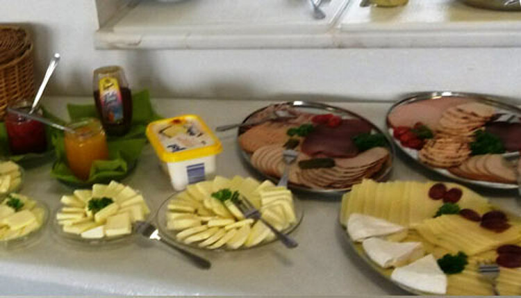 Projekt PerJuF: Einladung zum Frühstück Projekt PerJuF: Einladung zum Frühstück