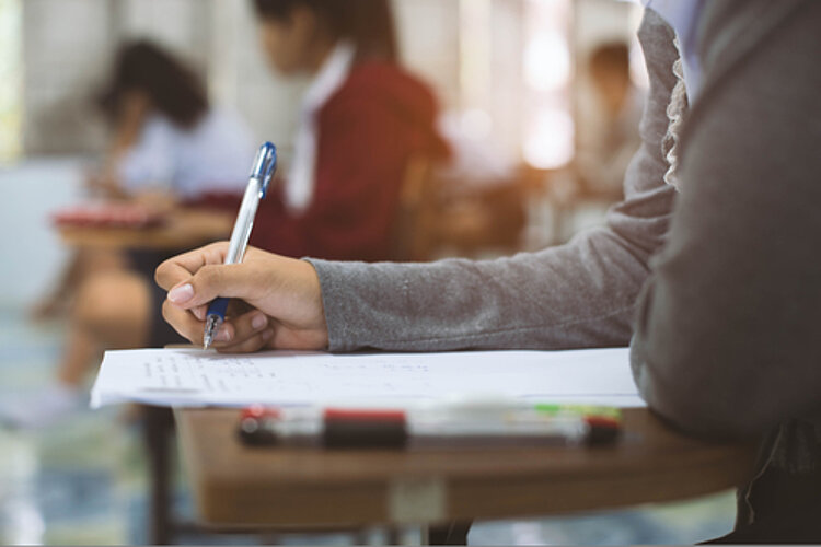 Berufssprachkurs-Schüler*innen übergeben "Staffelstab" Berufssprachkurs-Schüler*innen übergeben "Staffelstab"