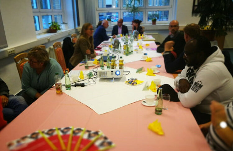 10 Jahre Erfahrungswissen – Vermittlung in den Arbeitsmarkt stärkt Integrationsprozess 10 Jahre Erfahrungswissen – Vermittlung in den Arbeitsmarkt stärkt Integrationsprozess