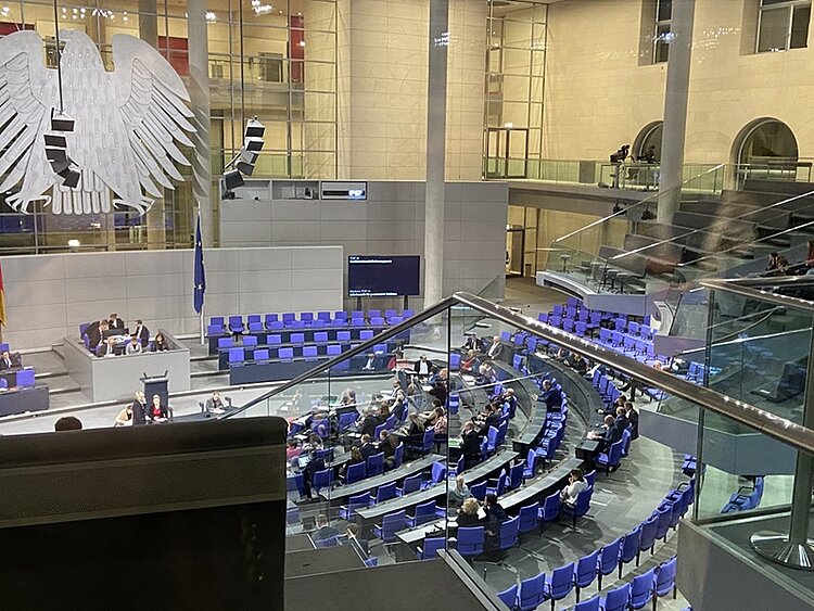 Berlin, Berlin, wir fahren nach Berlin! Berlin, Berlin, wir fahren nach Berlin!