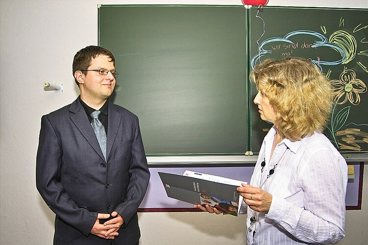 „Spitzen-Klasse“ – Zeugnisse für die Klasse von 2010 „Spitzen-Klasse“ – Zeugnisse für die Klasse von 2010