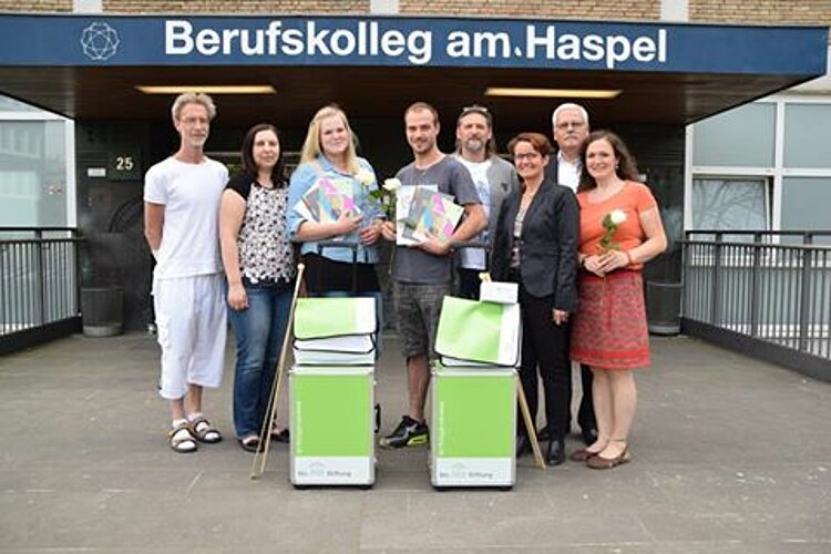 Auszubildende der Euro-Schulen gewinnt Bestenwettbewerb Auszubildende der Euro-Schulen gewinnt Bestenwettbewerb