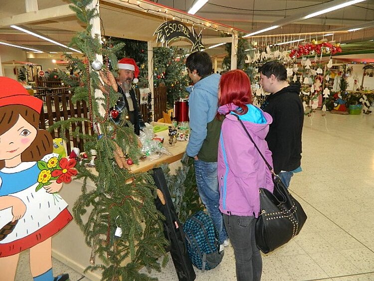 Projekt „STABIL“ beteiligte sich am „5. Sozialen Weihnachtsmarkt“ Projekt „STABIL“ beteiligte sich am „5. Sozialen Weihnachtsmarkt“