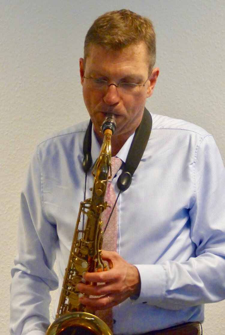 Abschlussfeier an der Euro Akademie durch Euro-Schulen musikalisch begleitet Abschlussfeier an der Euro Akademie durch Euro-Schulen musikalisch begleitet