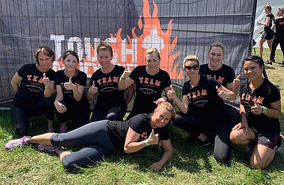 Nicht ohne mein Team! Die Euro-Schulen beim Tough-Mudder-Lauf Nicht ohne mein Team! Die Euro-Schulen beim Tough-Mudder-Lauf