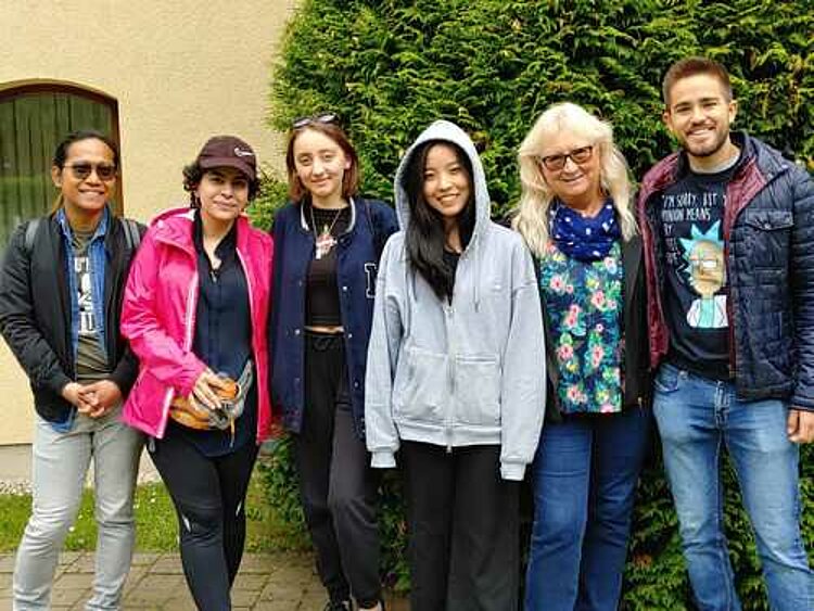 Auf der Überholspur: 30-jähriges Jubiläum von Ramona Wagner Auf der Überholspur: 30-jähriges Jubiläum von Ramona Wagner