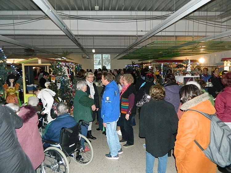 Projekt „STABIL“ beteiligte sich am „5. Sozialen Weihnachtsmarkt“ Projekt „STABIL“ beteiligte sich am „5. Sozialen Weihnachtsmarkt“