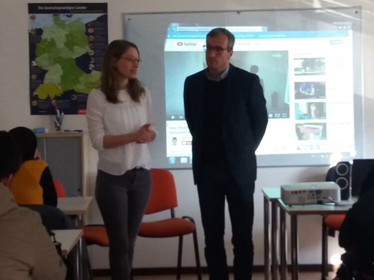 Landtagsabgeordneter lobt Integrationsarbeit der Euro-Schulen Gransee Landtagsabgeordneter lobt Integrationsarbeit der Euro-Schulen Gransee