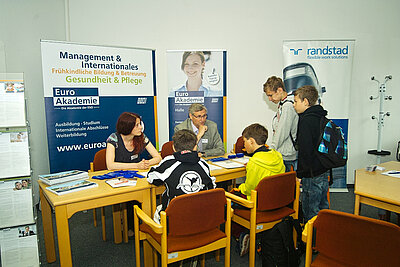 Tag der offenen Tür im Bildungs- und Technologiezentrum der Handwerkskammer Tag der offenen Tür im Bildungs- und Technologiezentrum der Handwerkskammer-1