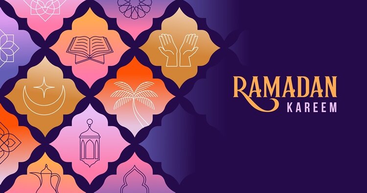 Mehrfarbige Grafik mit ornamentalen Kachelformen, die jeweils ein goldfarbenes Symbol zeigen: ein aufgeschlagenes Buch, zwei erhobene Hände, eine Mondsichel mit Stern, eine Palme, eine Laterne und weitere abstrakte Motive. Rechts steht in großen goldenen Buchstaben 'RAMADAN KAREEM' auf dunkelblauem Hintergrund. Die Farbverläufe reichen von Lila über Rosa bis Orange.