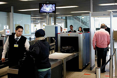 Neue Weiterbildung zum Luftsicherheitsassistenten am Flughafen Hahn
