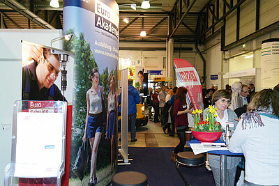 Euro-Schulen auf der Messe "KarriereStart" Euro-Schulen auf der Messe "KarriereStart"-1