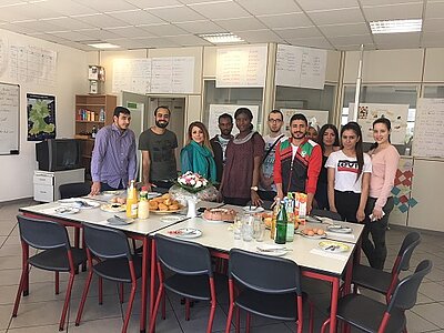Abschlussfrühstück des Jugendintegrationskurses Abschlussfrühstück des Jugendintegrationskurses