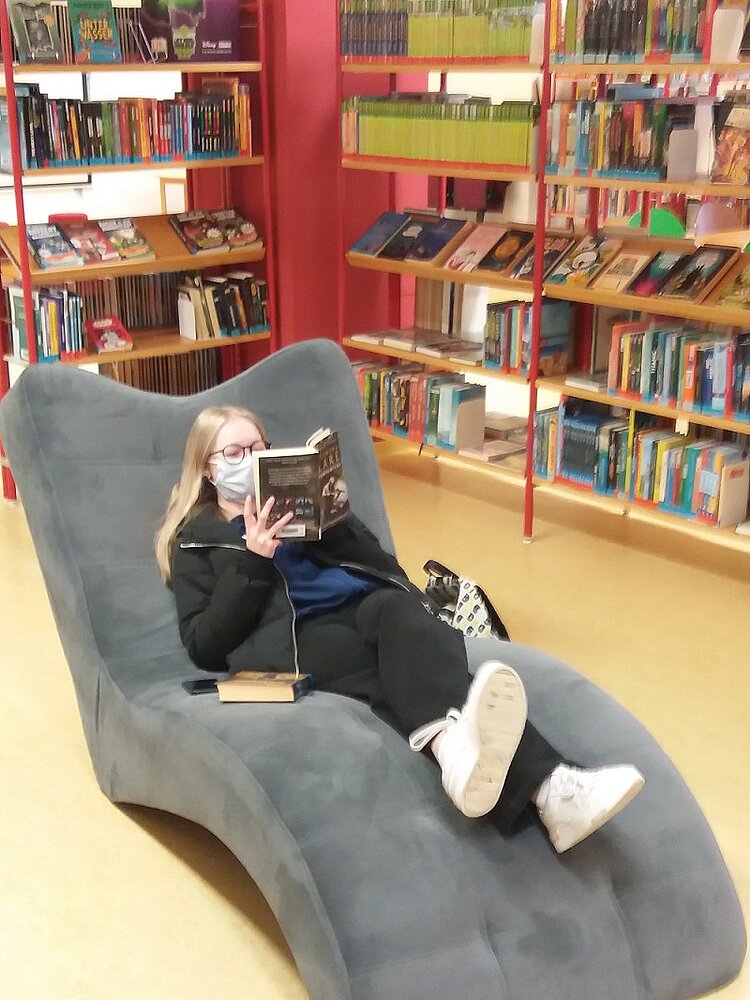 Bibliotheksbesuch gehört zum Sprachunterricht