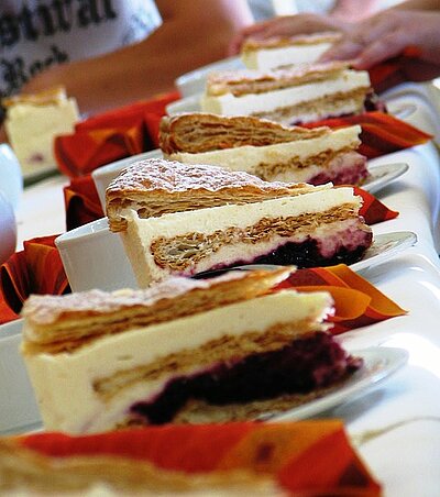 Wir sammeln – Sie essen für den guten Zweck! Wir sammeln – Sie essen für den guten Zweck!-1
