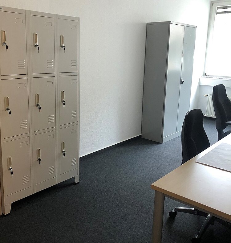 Staff only! Neuer Raum für unsere Lehrer*innen Staff only! Neuer Raum für unsere Lehrer*innen