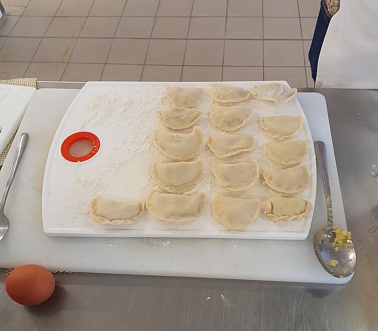 Verknüpfung von Sprache und Essen Verknüpfung von Sprache und Essen