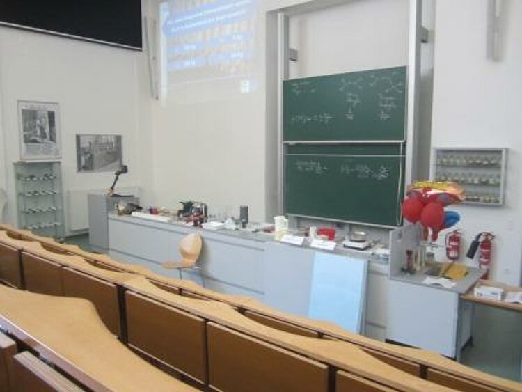 Gymnasiasten besuchen Hochschule Gymnasiasten besuchen Hochschule