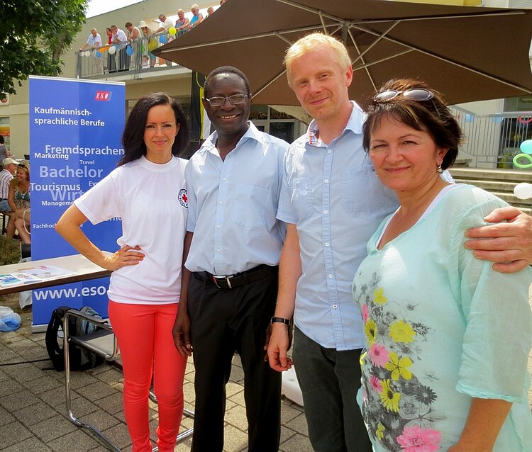 Sommerfest der Landsmannschaften der Deutschen aus Russland mit den Euro-Schulen Halle Sommerfest der Landsmannschaften der Deutschen aus Russland mit den Euro-Schulen Halle