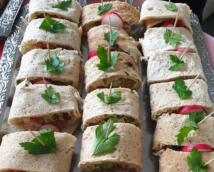 Teilnehmerinnen begeistern mit interkulturellem Snack-Buffet Teilnehmerinnen begeistern mit interkulturellem Snack-Buffet