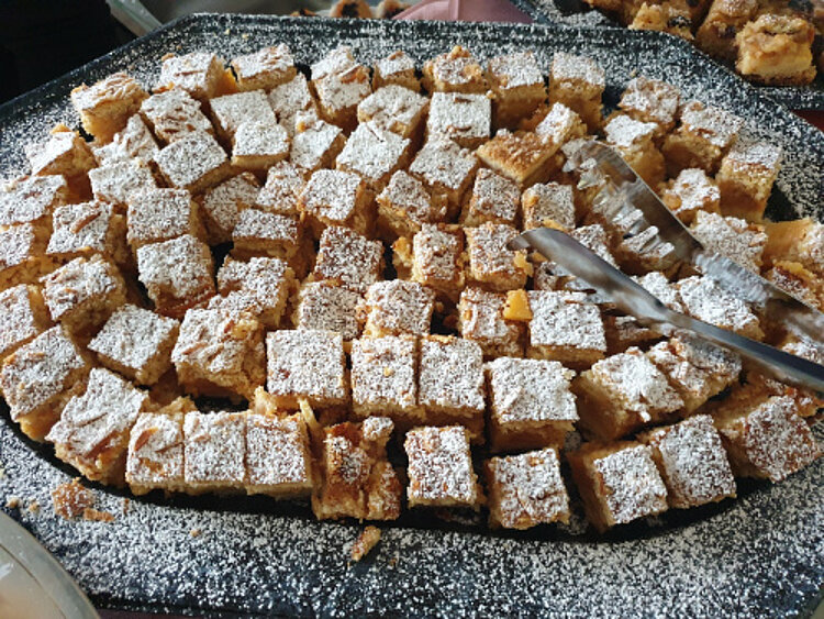 Teilnehmerinnen begeistern mit interkulturellem Snack-Buffet Teilnehmerinnen begeistern mit interkulturellem Snack-Buffet
