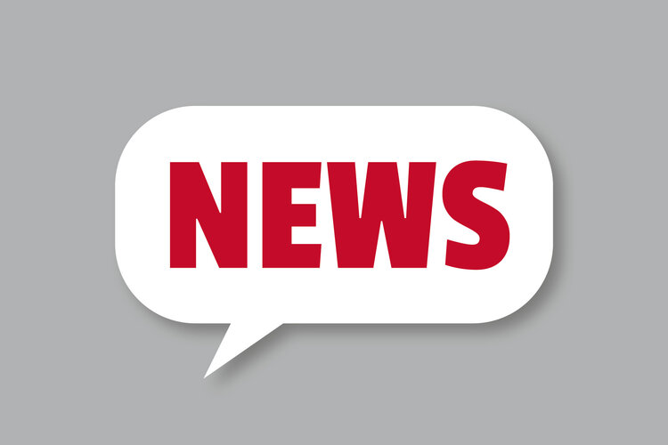 In einer weißen Sprechblase steht in roter Schrift das Wort "News". Der Hintergrund ist grau.