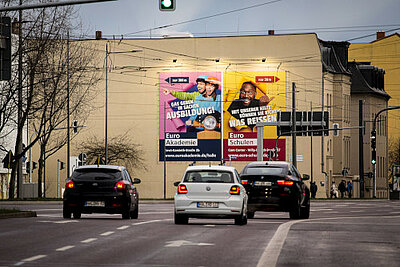 Neue Werbung für Euro Akademie und Euro-Schulen Halle „knallt“-1