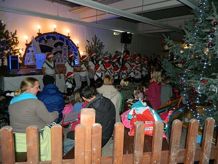 Projekt „STABIL“ beteiligte sich am „5. Sozialen Weihnachtsmarkt“ Projekt „STABIL“ beteiligte sich am „5. Sozialen Weihnachtsmarkt“
