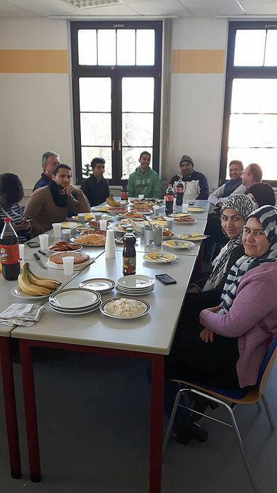 Gelebte Integration: Gemeinsames Essen zum Kursabschluss Gelebte Integration: Gemeinsames Essen zum Kursabschluss-1