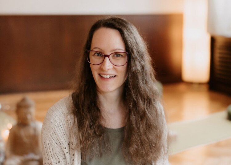 Portraitfoto von Sandra Helf, Soziotherapeutin und Heilpraktikerin für Psychotherapie